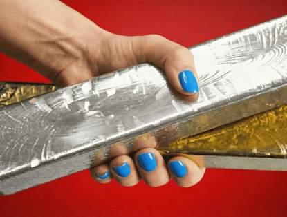 Goud en zilver hand