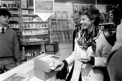 Neelie Kroes Pinnen