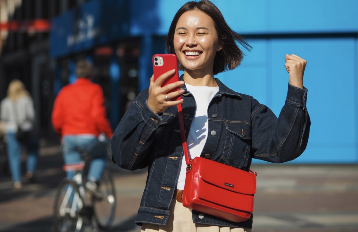 Vrouw Met Telefoon