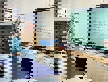 Claire Bank Voor De Klas