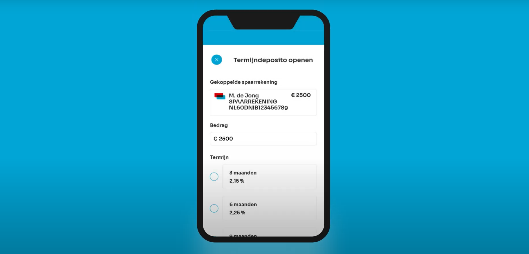 Smartphone toont een online bankinterface met details over een termijndeposito, waaronder het bedrag en de rentepercentages.
